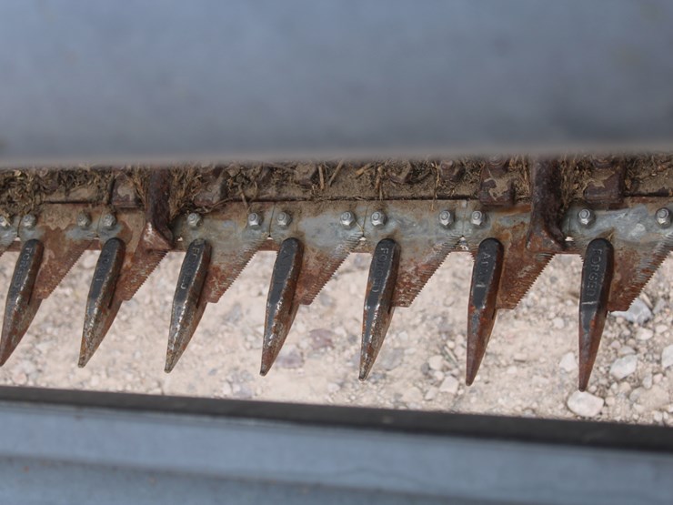 #1042-•-heston-1170-sickle-bar-hay-mower-image-17