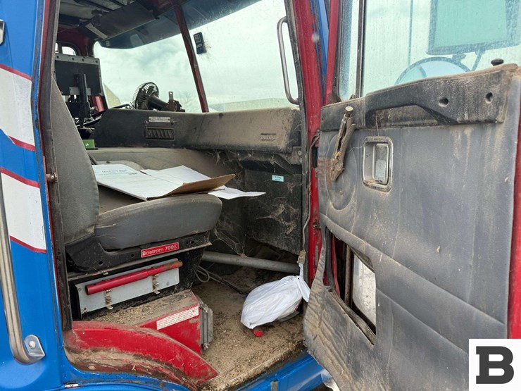 1996-volvo-wx-feed-truck---albany,-or-image-62