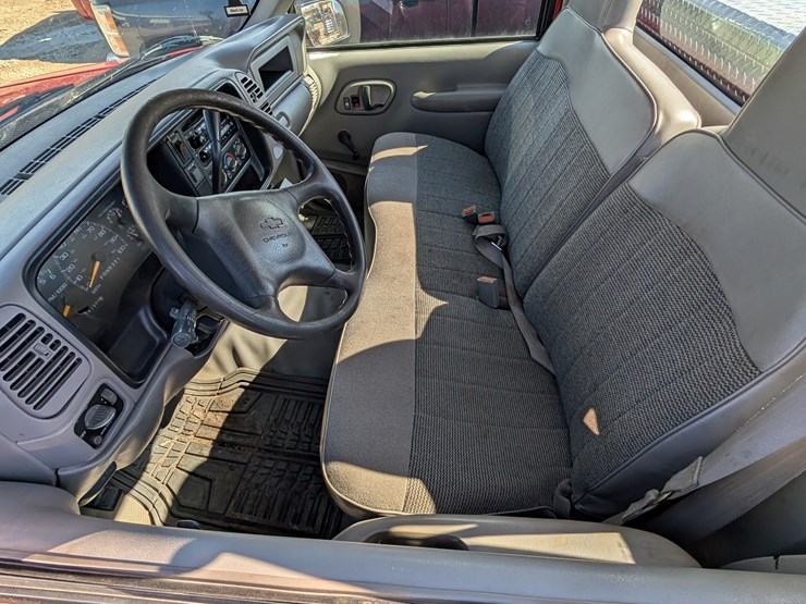 2000-chevrolet-2500-image-9