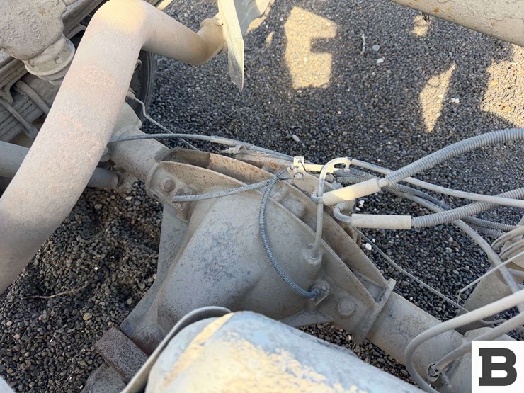 2015-chevrolet-silverado-3500-image-15