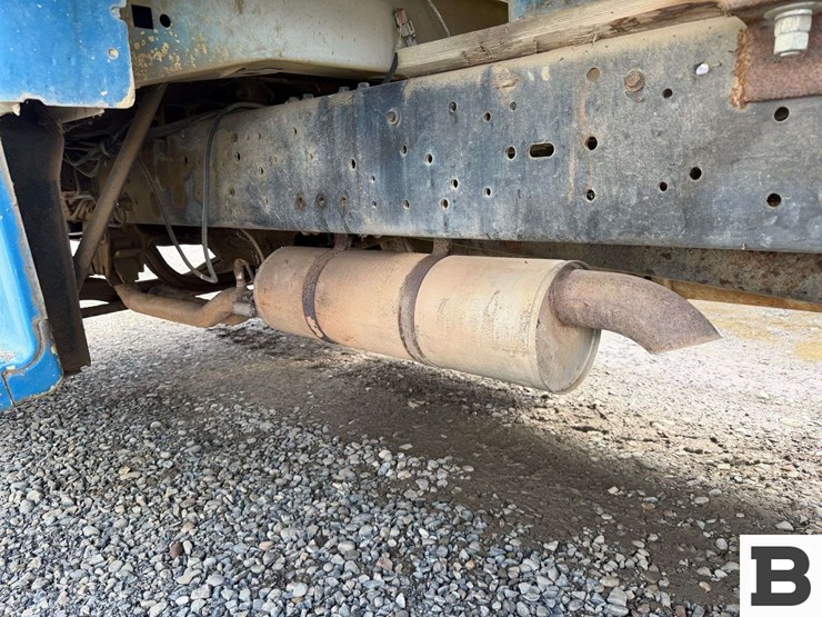 1993-ford-f700-image-11