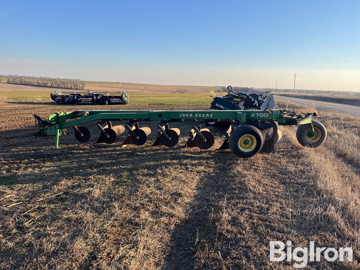 john-deere-2700-image-8