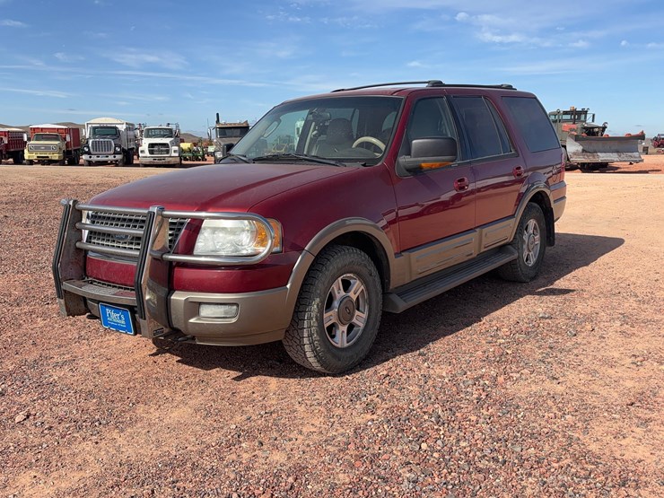 2004-ford-expedition-image-1