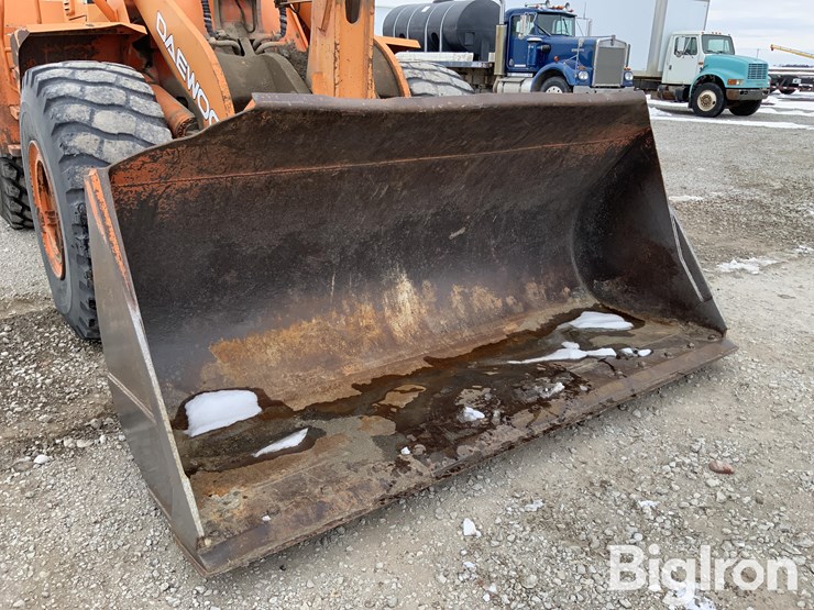 2005-daewoo-mega-300-v-image-17