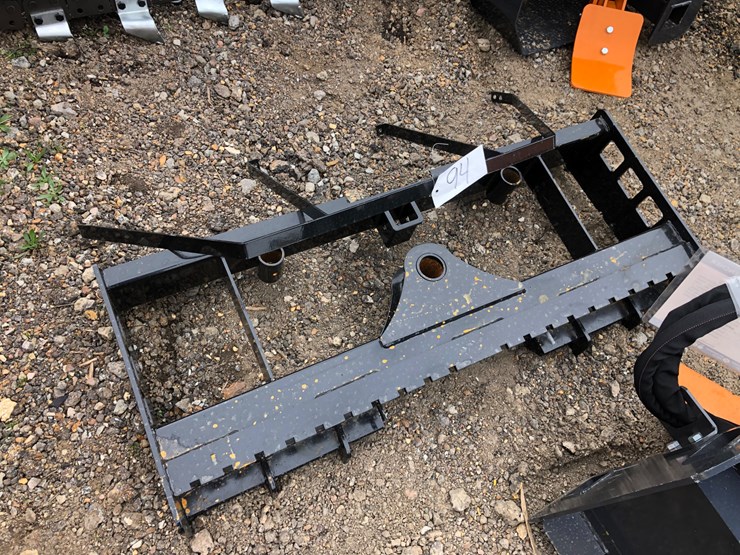 #94-•-skid-steer-hay-spear-/-pallet-fork-frame-image-2