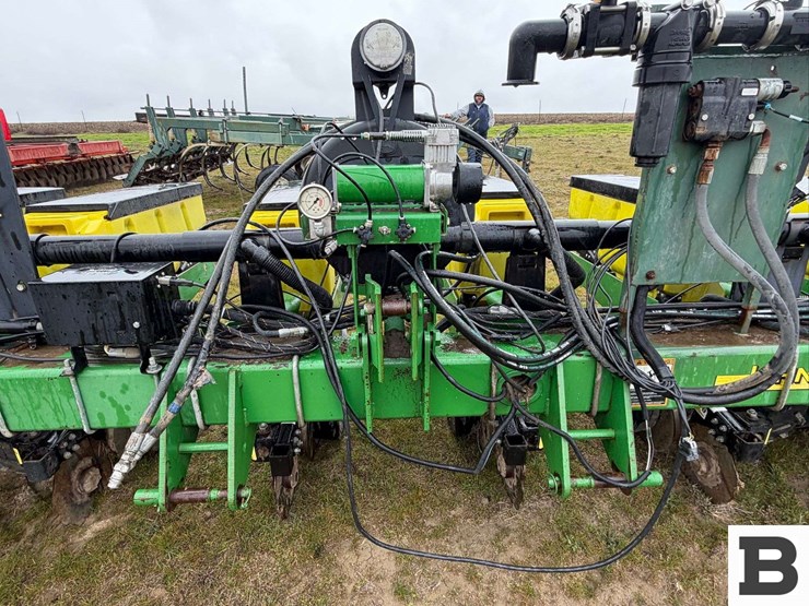 2008-john-deere-1700-image-24