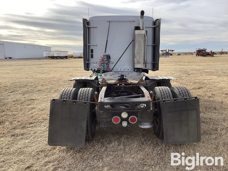 2007-freightliner-columbia-120-image-6