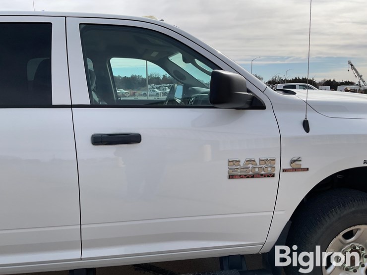 2017-dodge-2500-image-17