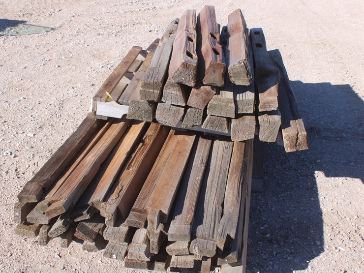 #2004-•-pallet-of-unused-split-rail-fencing-image-4