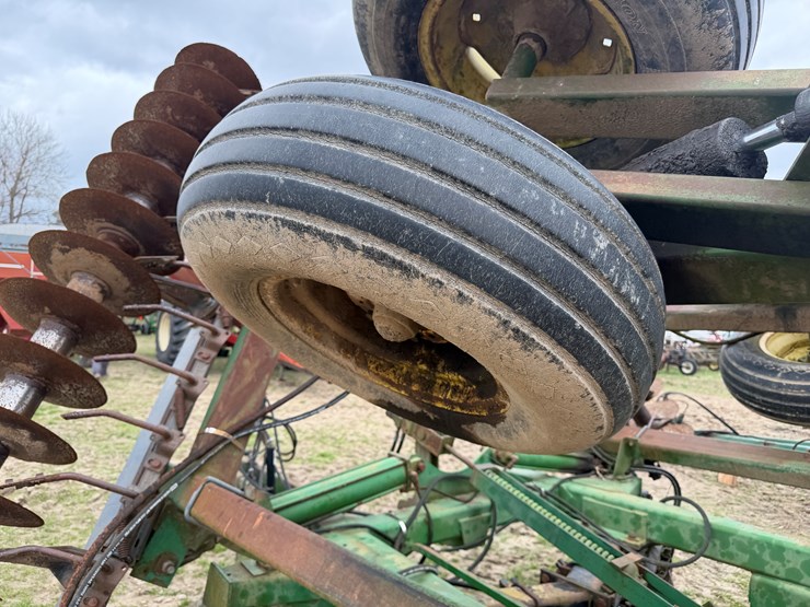 john-deere-25-image-10