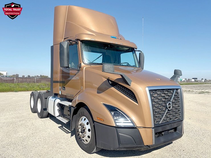 2022-volvo-vnl-300-image-1
