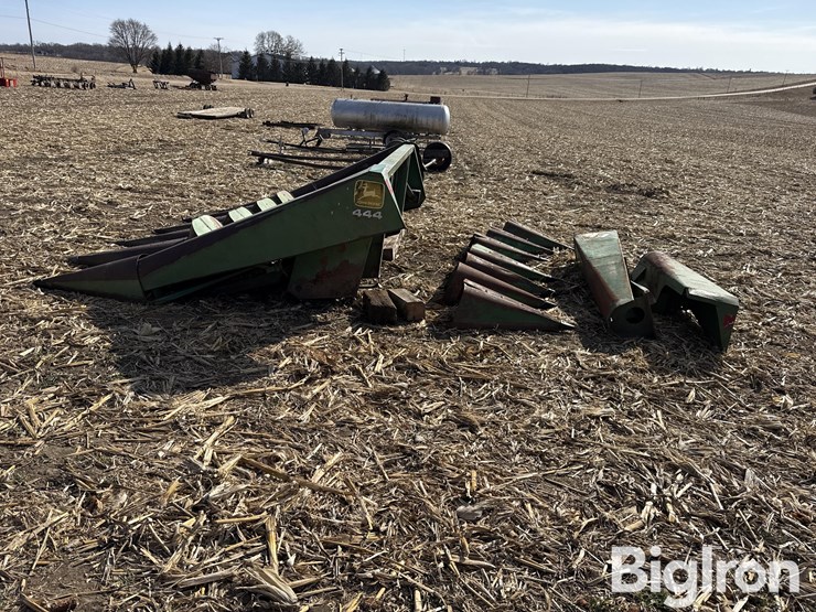 john-deere-444-image-7