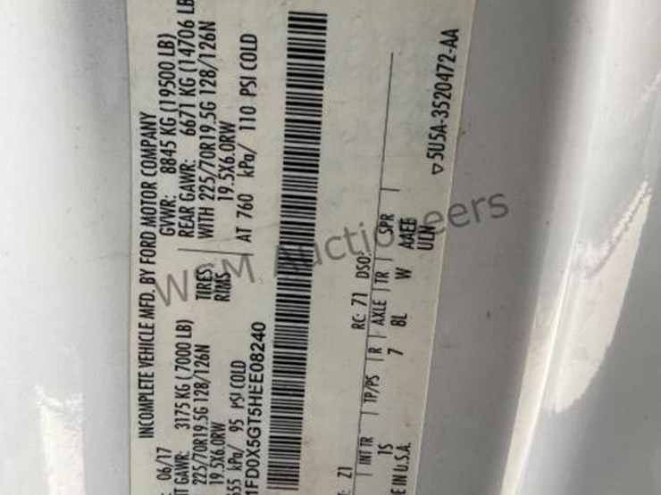 2017-ford-f550-image-15