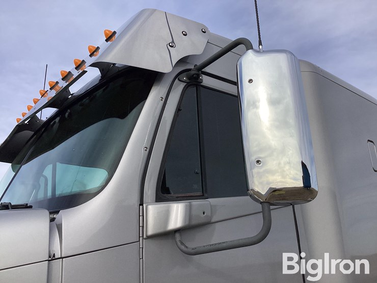 2007-freightliner-columbia-120-image-13