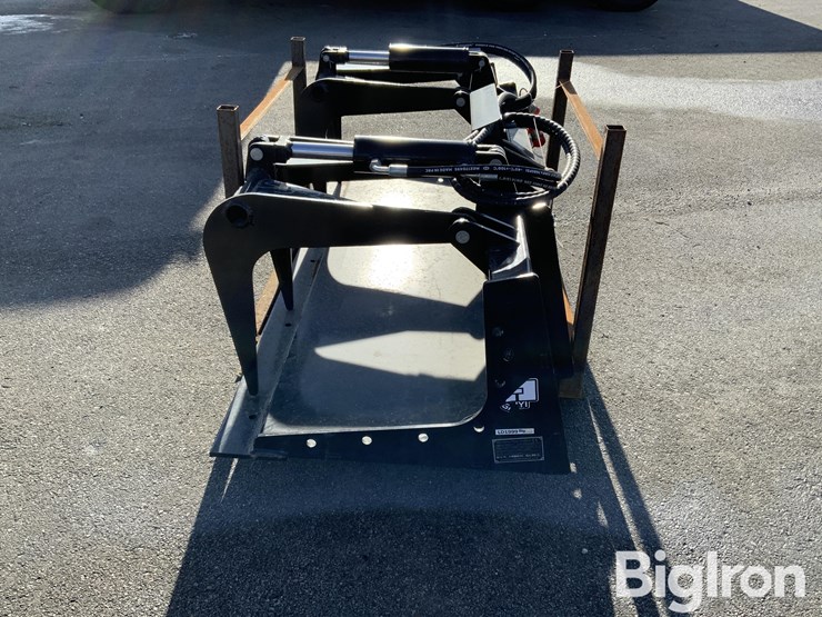 2025-massey-ferguson-730-image-8