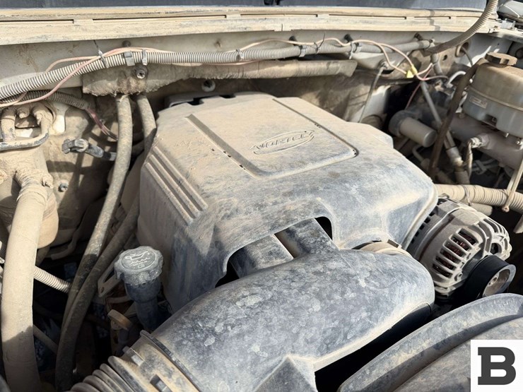 2010-chevrolet-silverado-3500-image-39