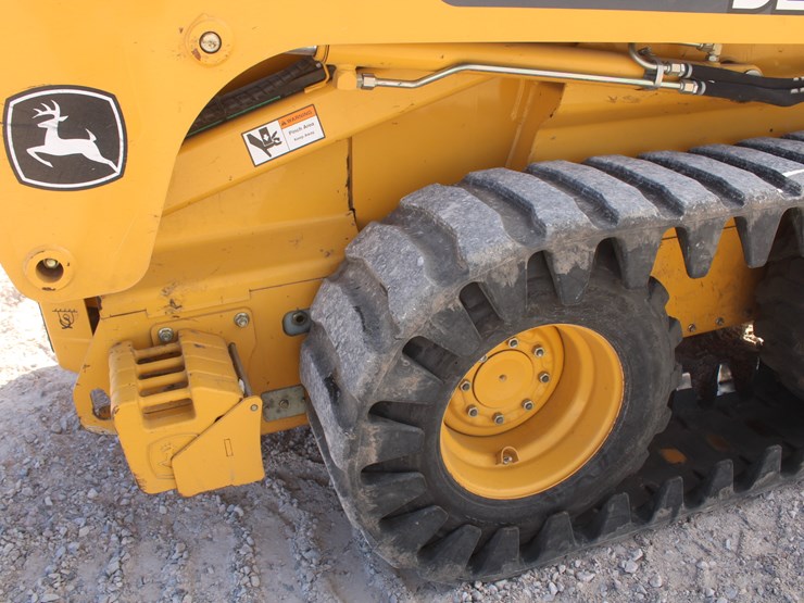 john-deere-325-image-39