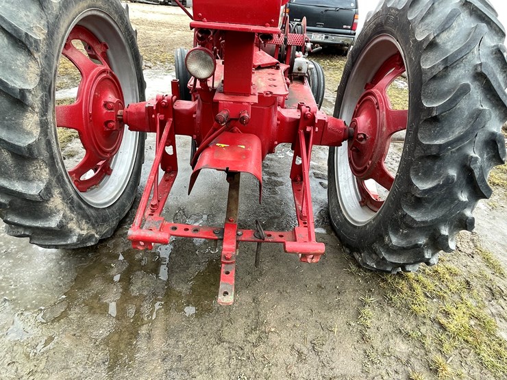 #3206-•-farmall-h-tractor-image-28