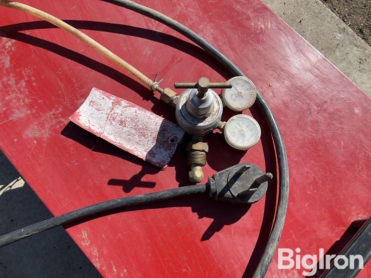 century-wire-feed-welder-image-12