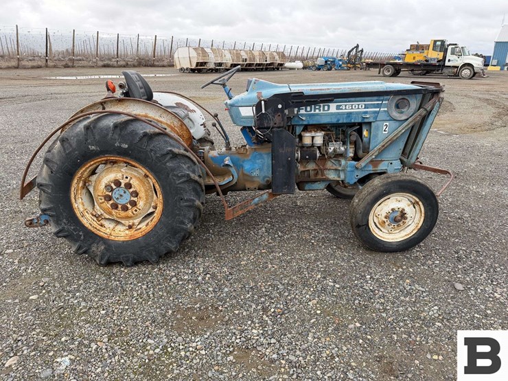 1980-ford-4600-image-6