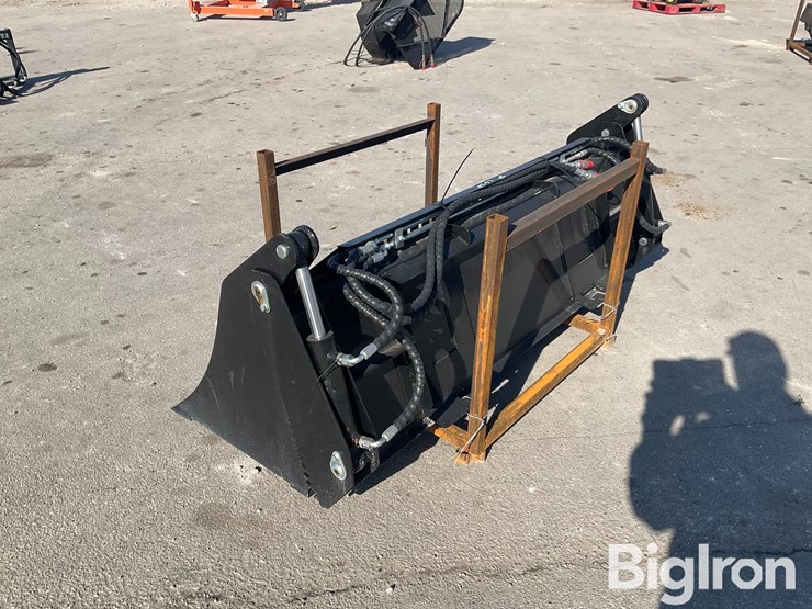 2025-massey-ferguson-730-image-7