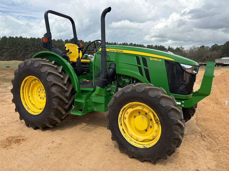 2024-john-deere-5095m-image-4