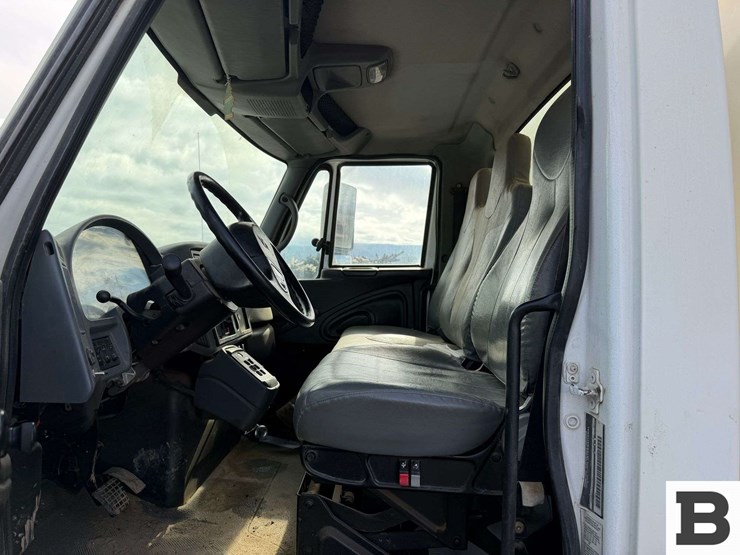 2003-international-durastar-4300-image-19