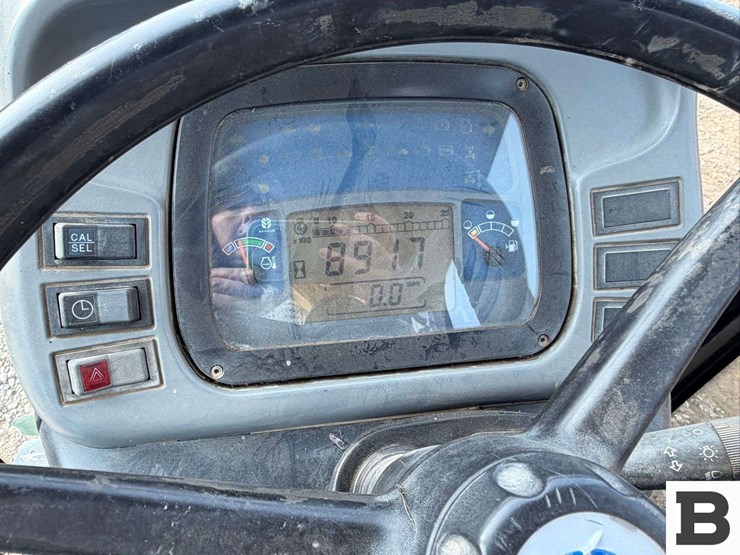 2008-new-holland-tn85fa-image-35