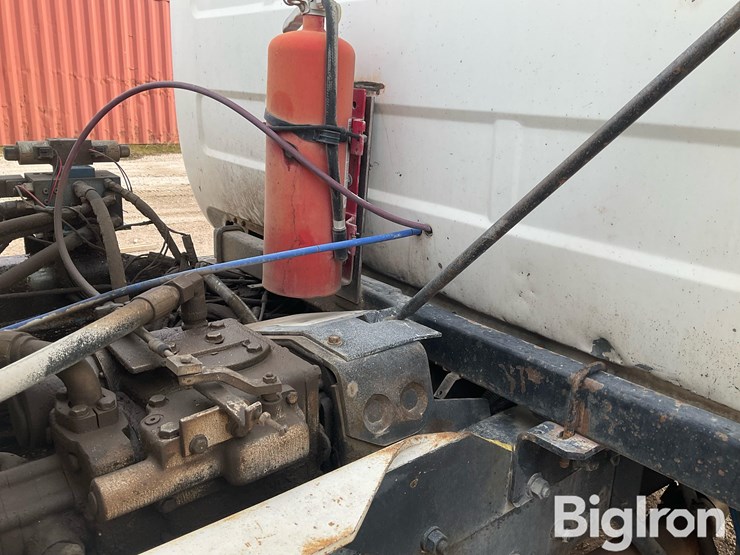 1995-mack-rd690s-image-17