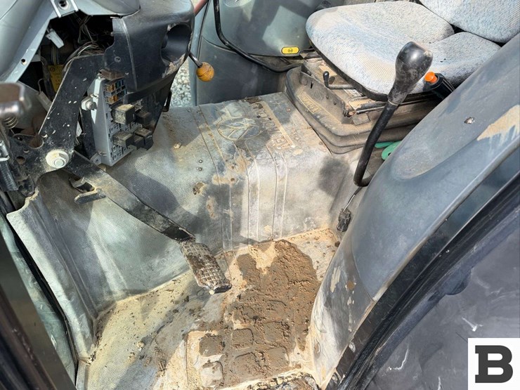 2008-new-holland-tn85fa-image-26