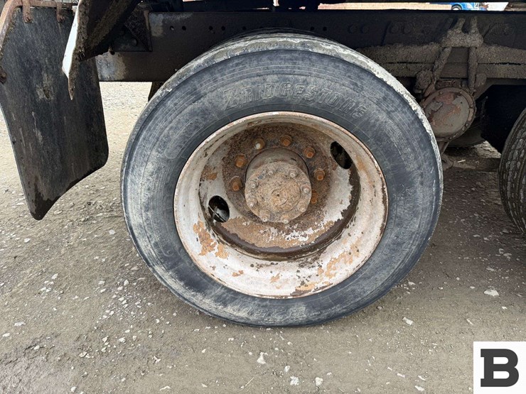 1996-volvo-wx-feed-truck---albany,-or-image-45