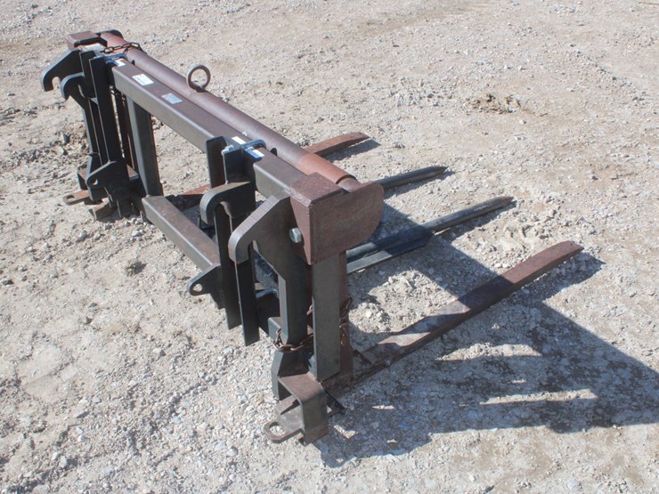 #2070-•-uro-or-bidirectional-mount-pallet-forks-image-5