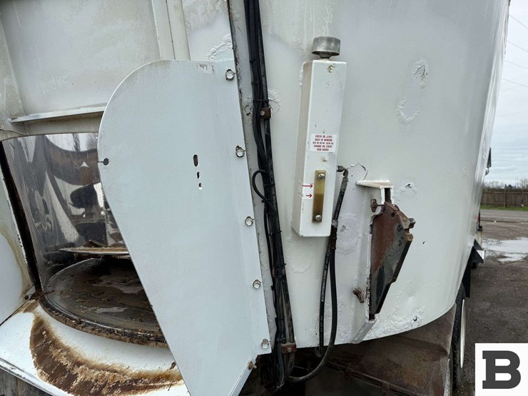 2013-kenworth-t800-image-50