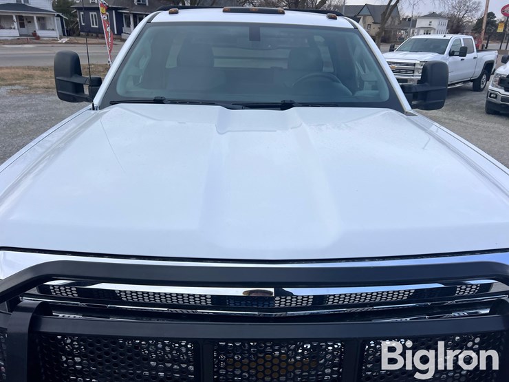 2015-chevrolet-silverado-3500-image-17