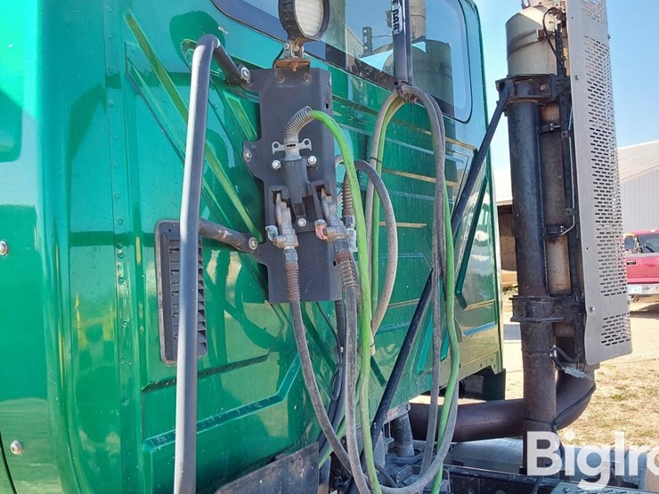 2011-international-prostar-image-17