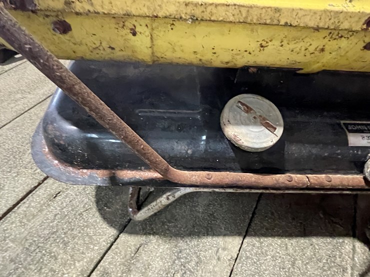 #7206-•-john-deere-torpedo-heater-image-12