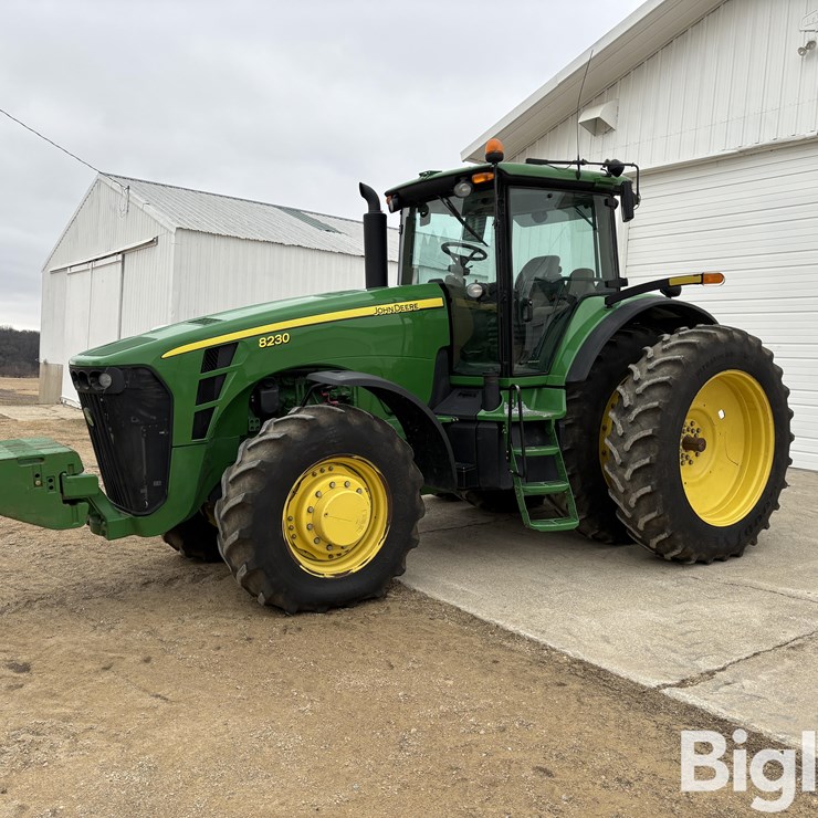 2009 JOHN DEERE 8230