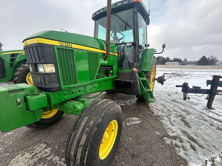 2000-john-deere-7410-image-13
