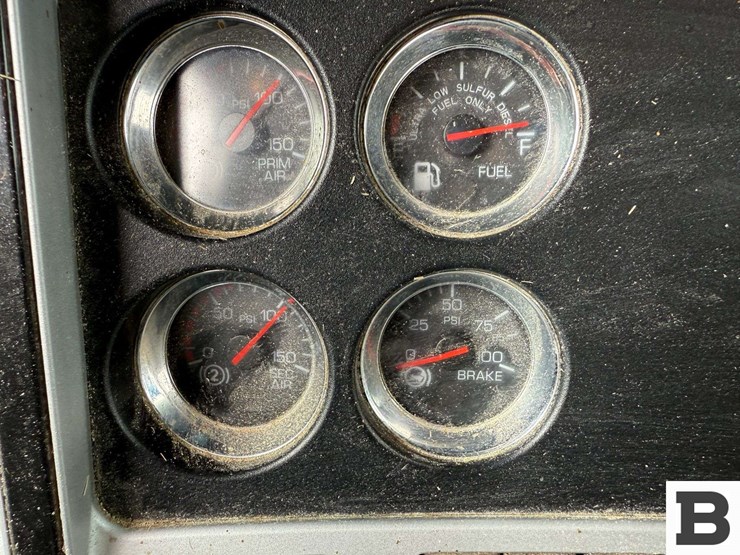 2013-kenworth-t800-image-84