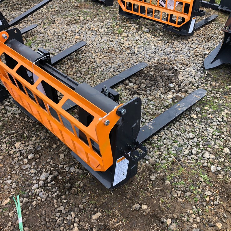 #46 • 42” PALLET FORKS
