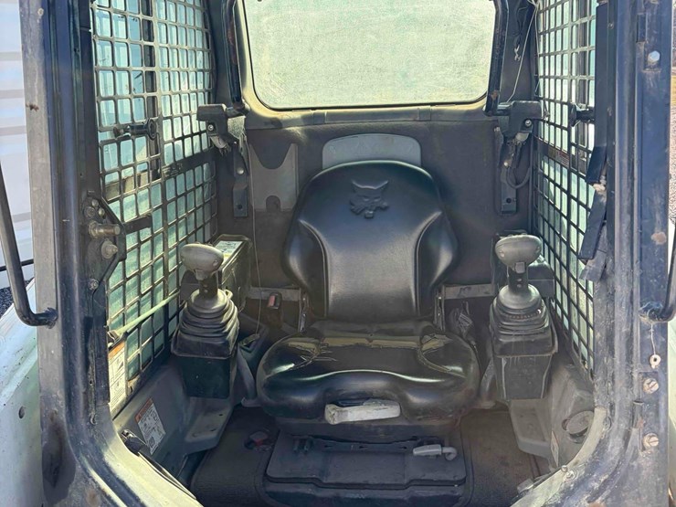 2011-bobcat-s770-image-11