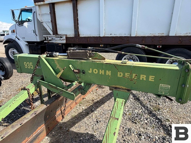 john-deere-935-image-12