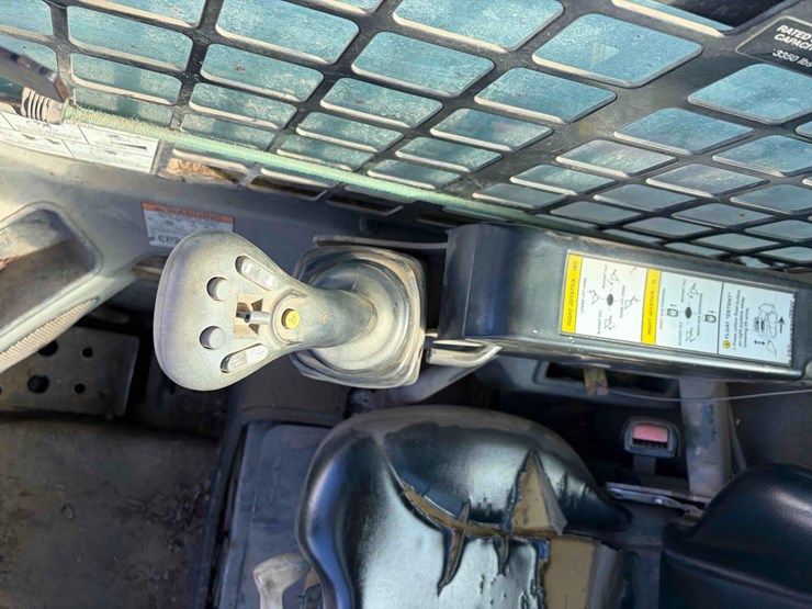 2011-bobcat-s770-image-13