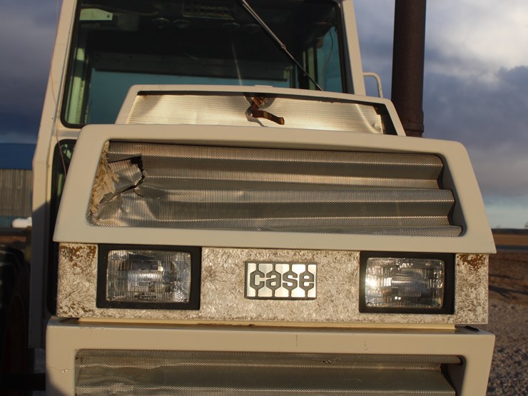 #1012-•-case-2390-tractor-image-12