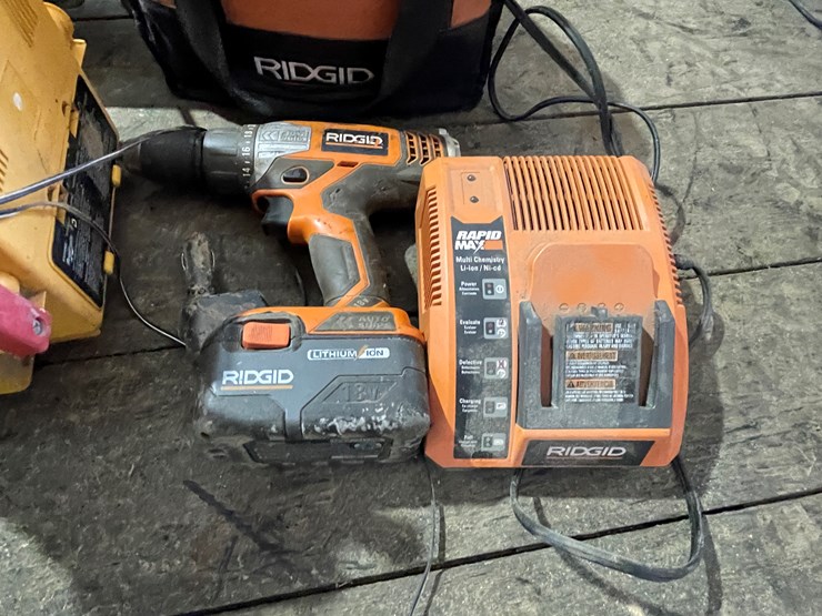 #7213-•-rigid-18v-drill-and-roadmaster-charging-pack-image-8