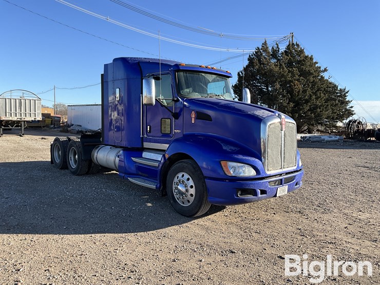 2011-kenworth-t660-image-3