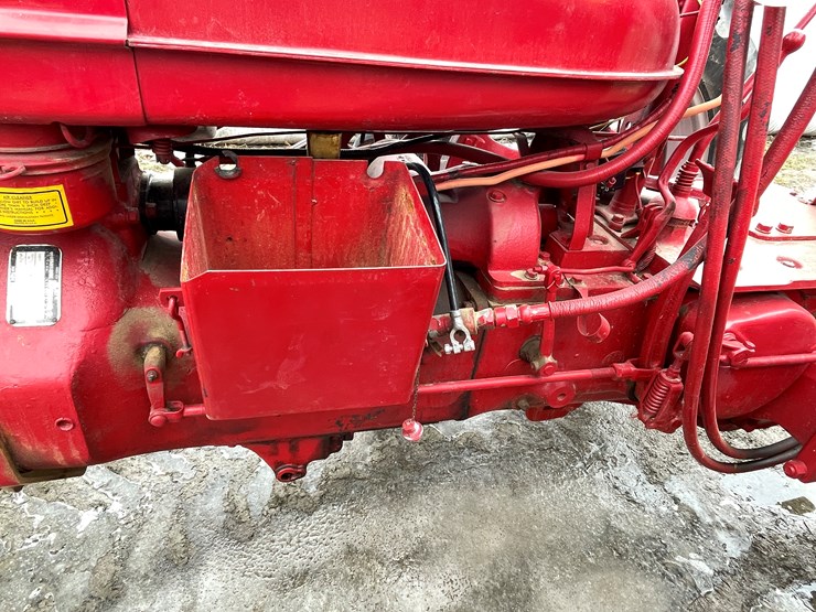#3206-•-farmall-h-tractor-image-11