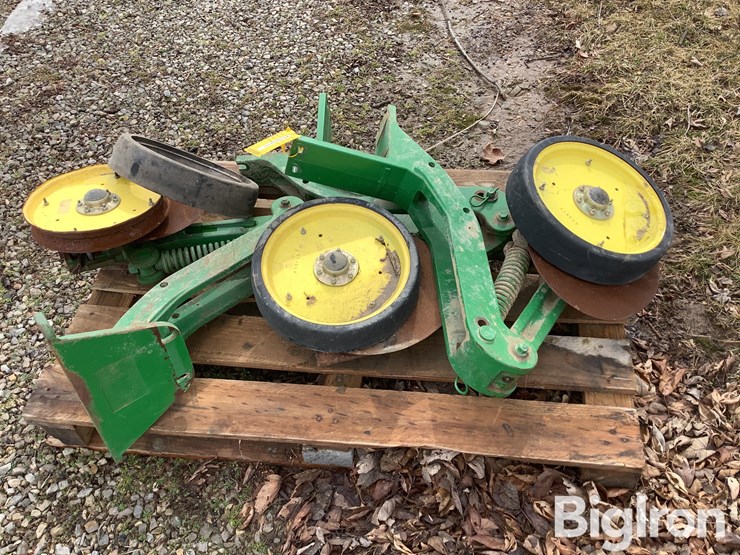 john-deere-1775-image-8