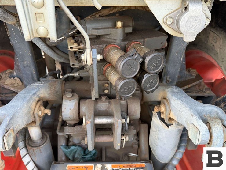 2014-kubota-m8540hd-image-11