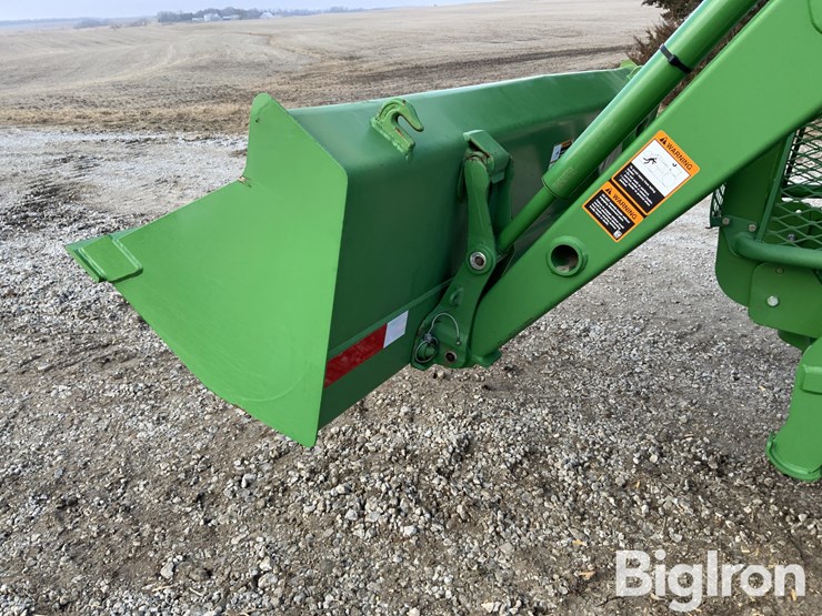 2015-john-deere-3046r-image-9